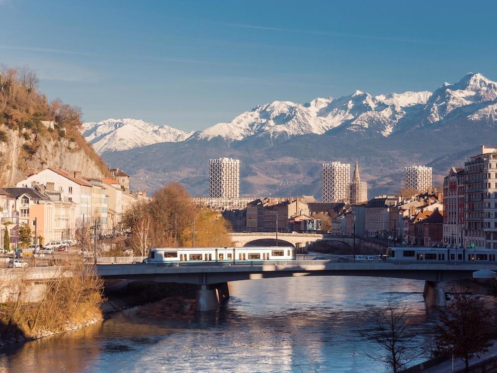Ibis Grenoble Centre Bastille Bagian luar foto