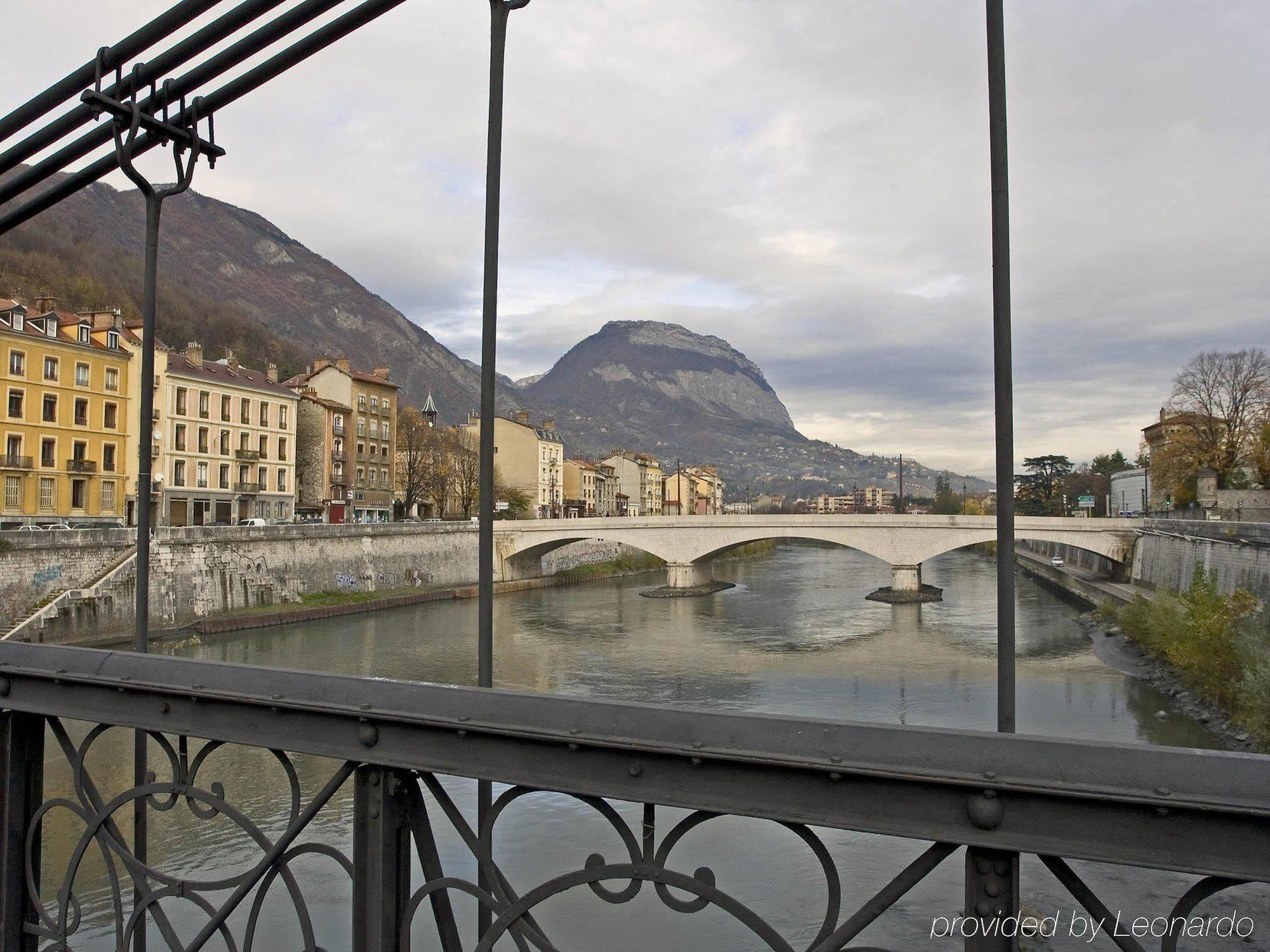 Ibis Grenoble Centre Bastille Bagian luar foto